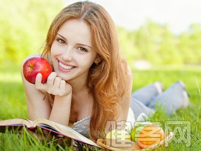 花季少女只吃水果減肥致閉經