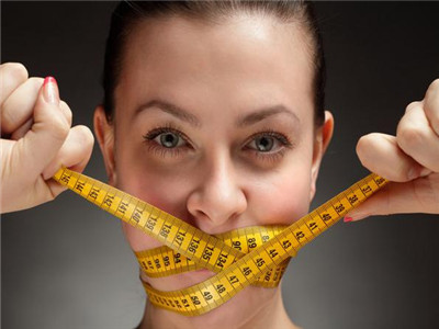 減肥誤區：長期過度節食減肥的5大危害