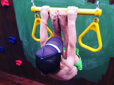 澳3歲男孩迷健身練出6塊腹肌 現實版嬴蕩是怎麼煉成的？