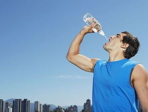 健身運動時最好隔15分鐘喝口水