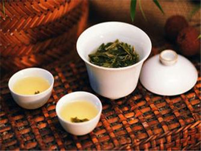 自制減肥茶：優酪乳綠茶的做法